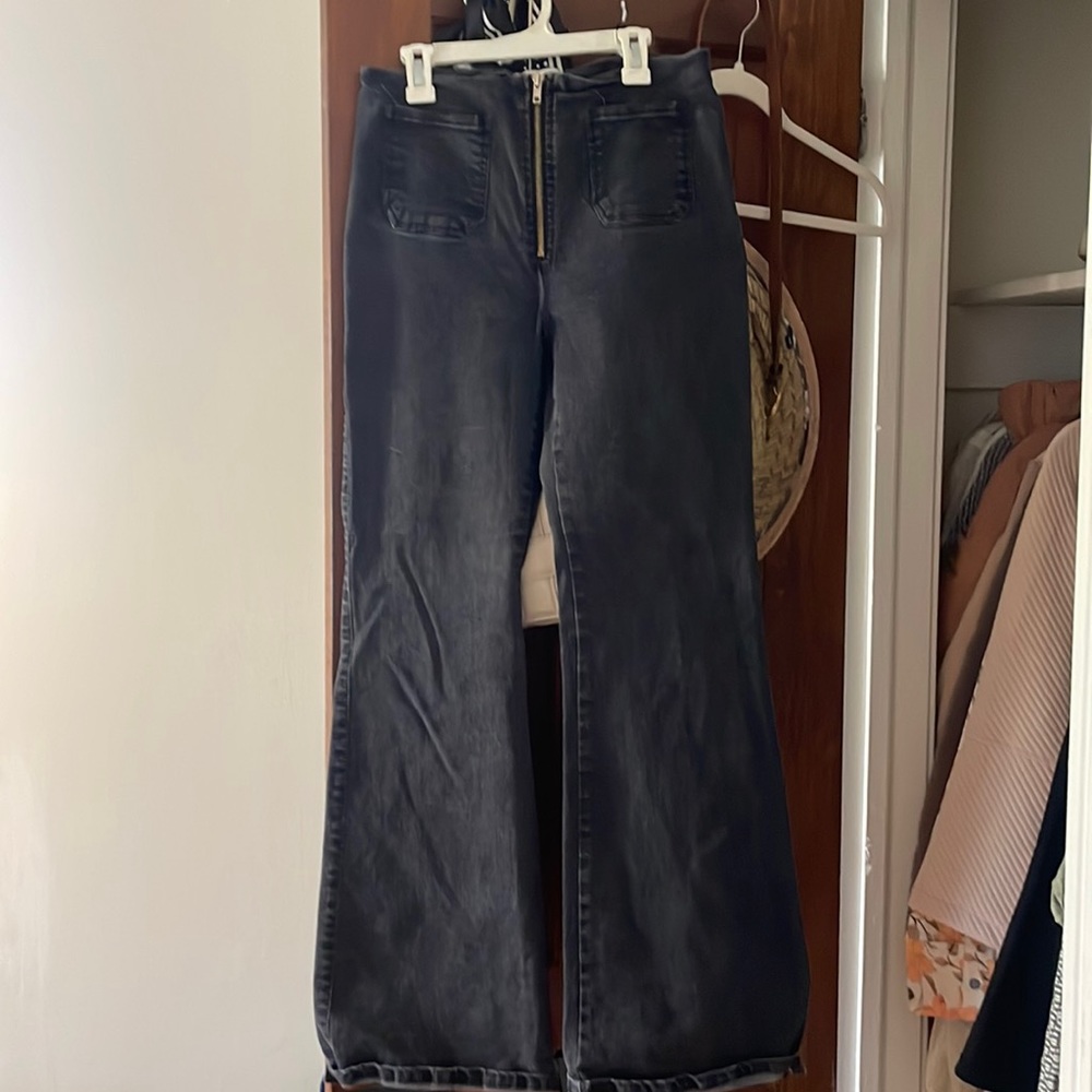 Stretchy, zip black flair boutique jeans